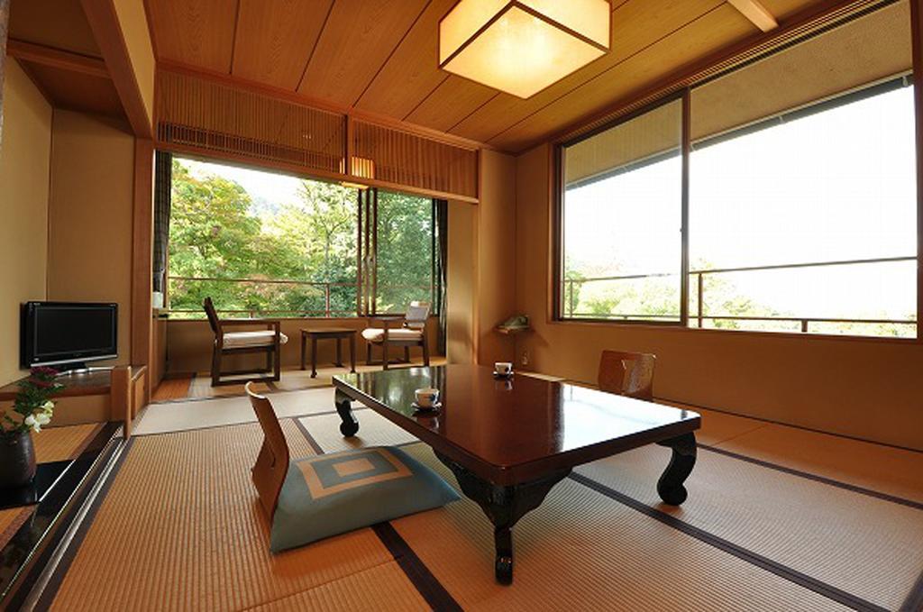 Hotel Iwaso Hatsukaichi Exterior foto