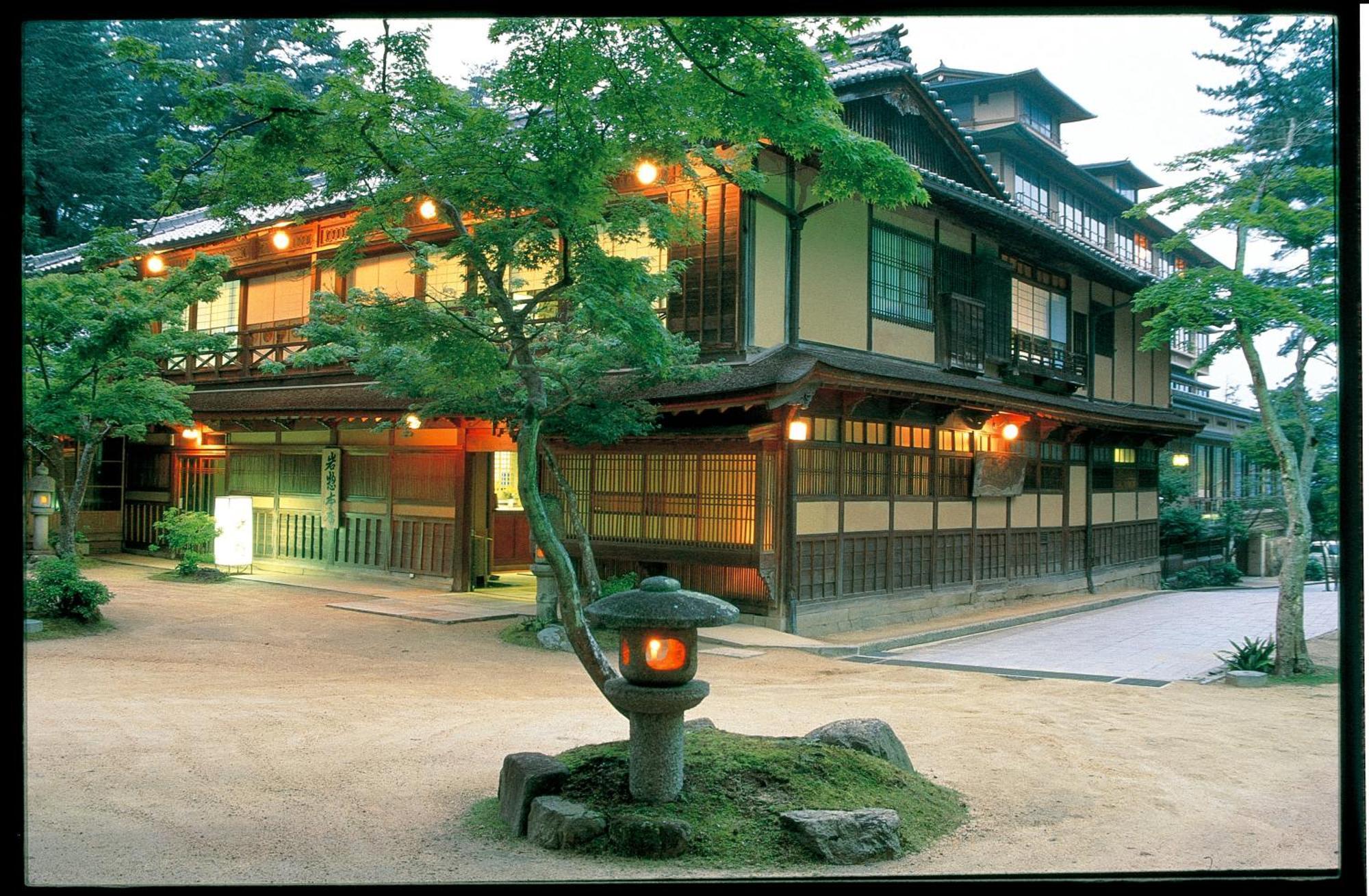 Hotel Iwaso Hatsukaichi Exterior foto